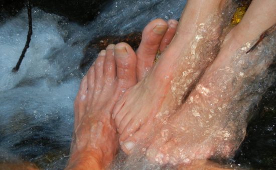 piedi acqua